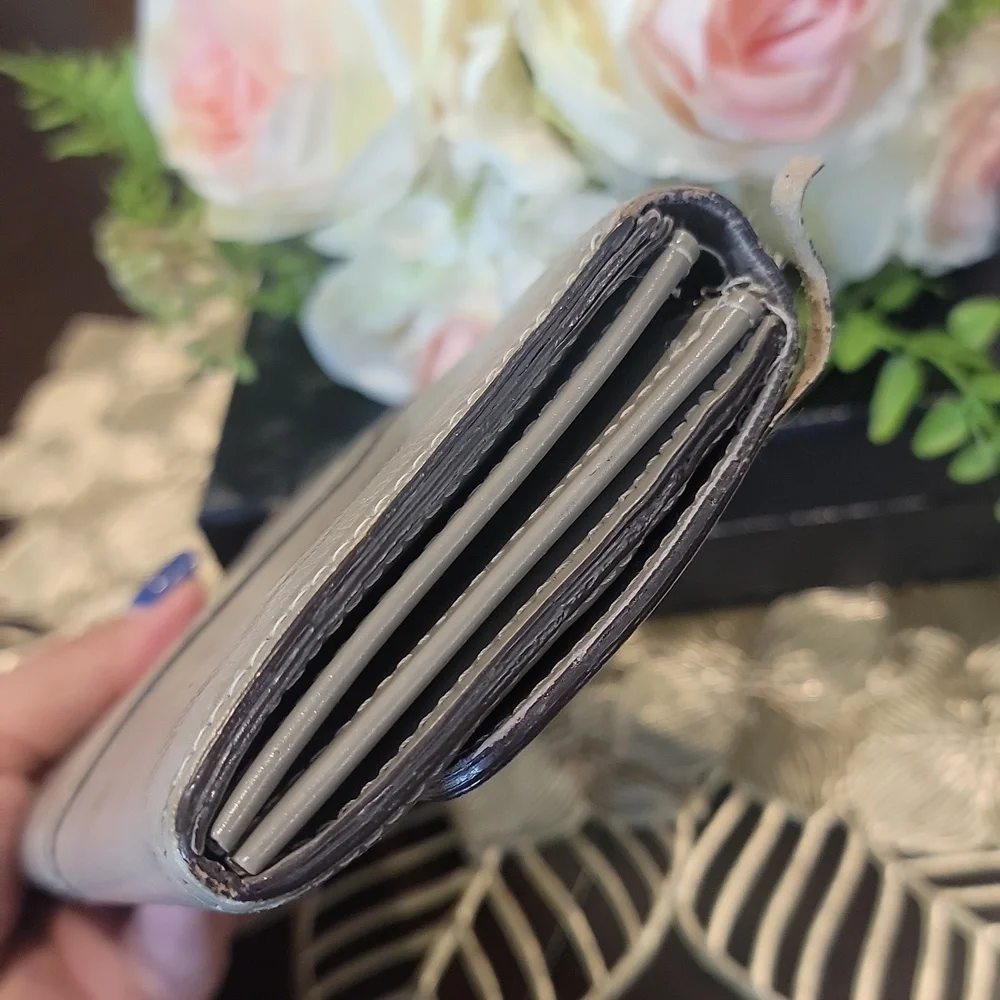 Authentic Louis Vuitton Suhali wallet